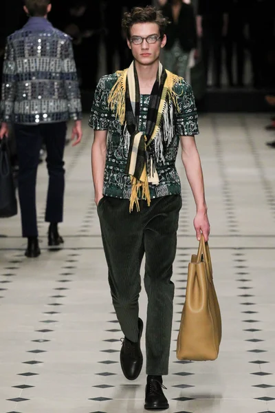 Look 46
